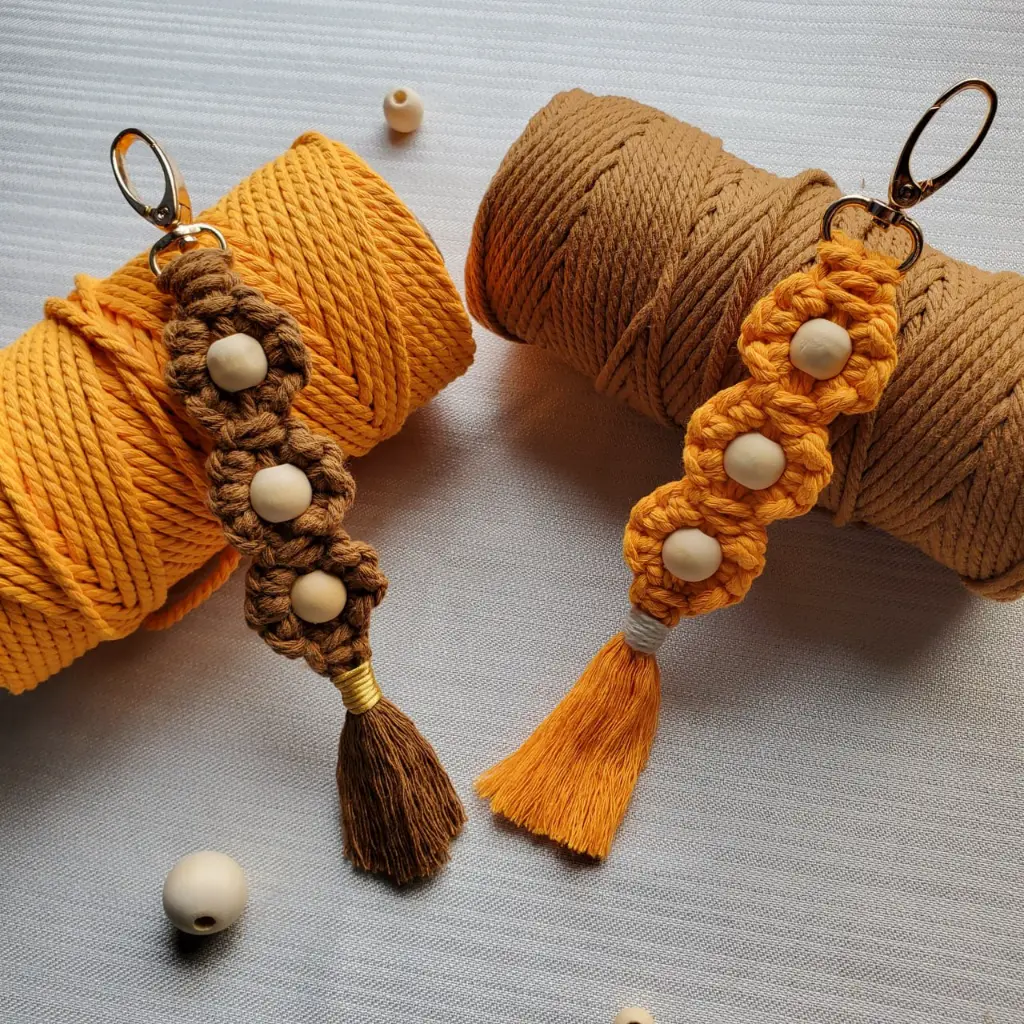 Ceren llavero de macramé4.webp