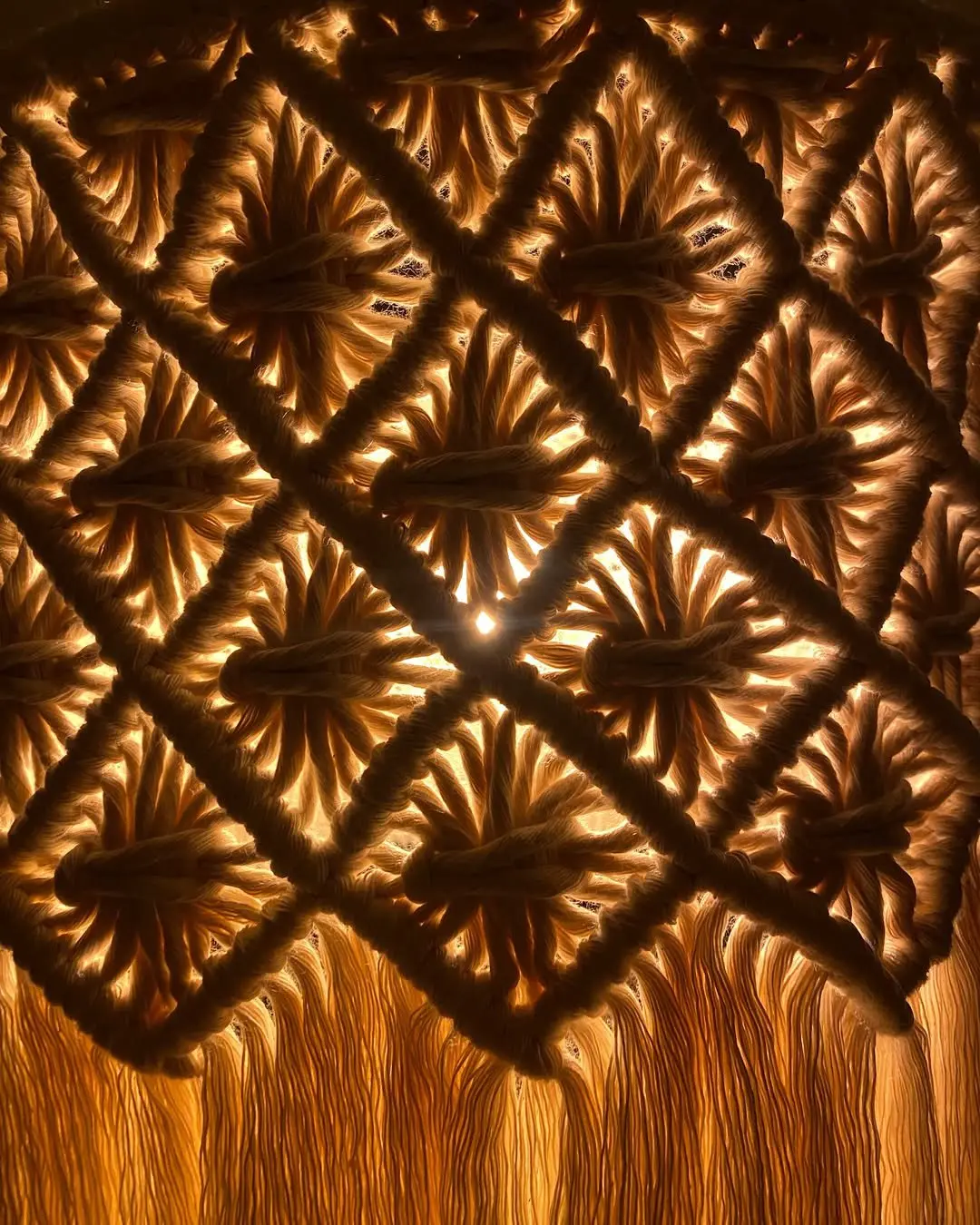 ✨Lámpara 'Irene'✨ 😮_💨🤌🏻Convierte tu espacio en un lugar acogedor. Un lugar de calma donde puedes llegar luego de un día movido. Donde puedes tener y disfrutar esa tranquilidad que tanto n (2).webp