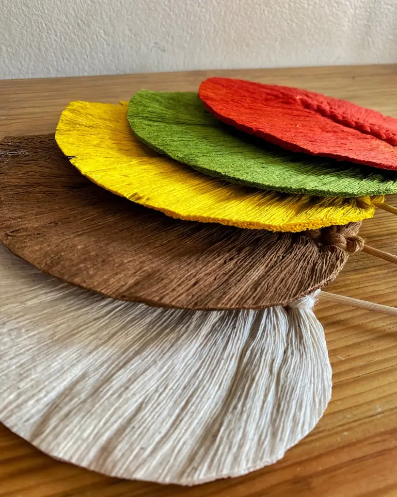 🍂 Hojas de Macramé 🍃 Perfectas para dar color y ese toque único a cualquier espacio 🏡✨ (1).webp