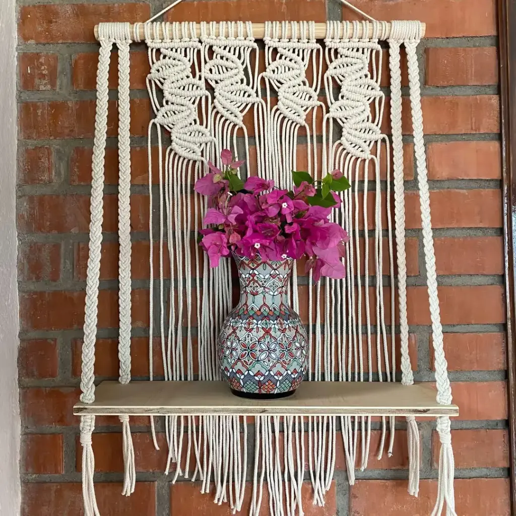 «Rosemary» | Tapíz de macramé con repisa