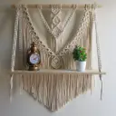 «Beni» | Tapíz de macramé con repisa