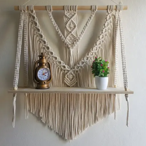 «Beni» | Tapíz de macramé con repisa